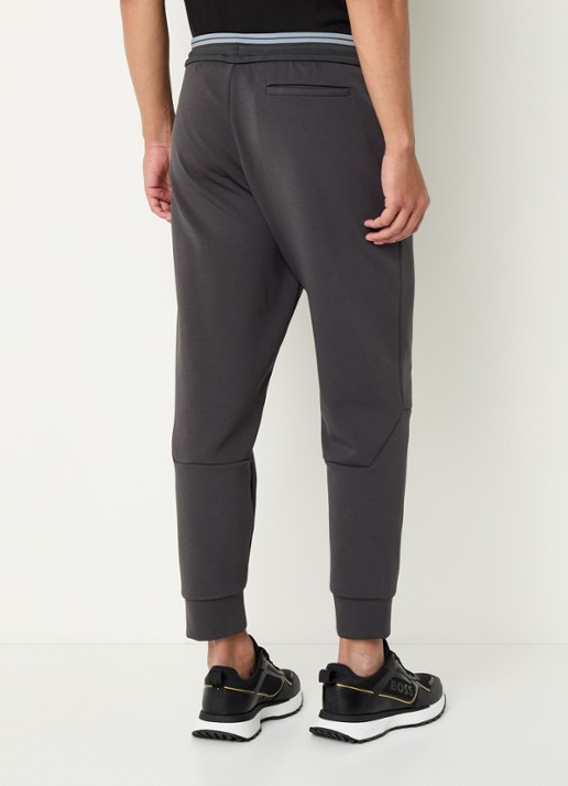 BOSS Tapered fit joggingbroek met steekzakken - achterkant donkergrijs
