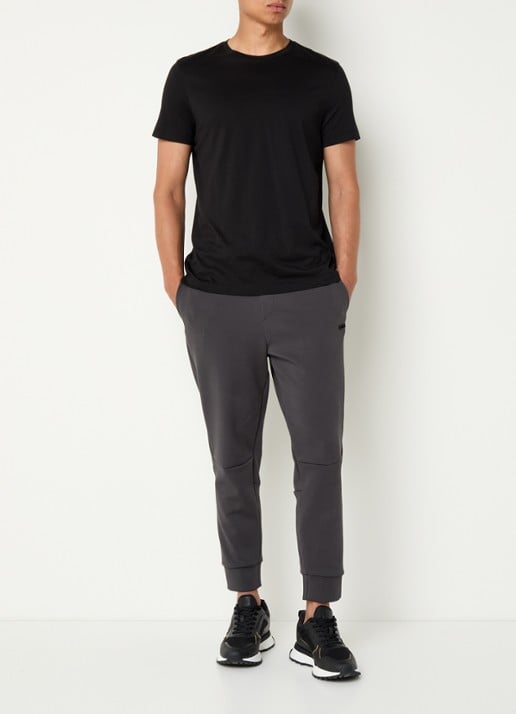 BOSS Tapered fit joggingbroek met steekzakken - voorkant 5 donkergrijs
