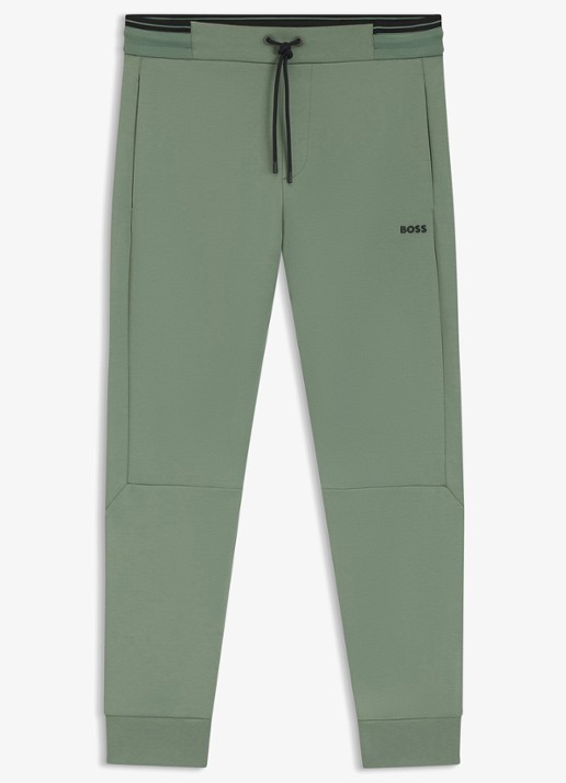 BOSS Tapered fit joggingbroek met steekzakken - voorkant 4 groen