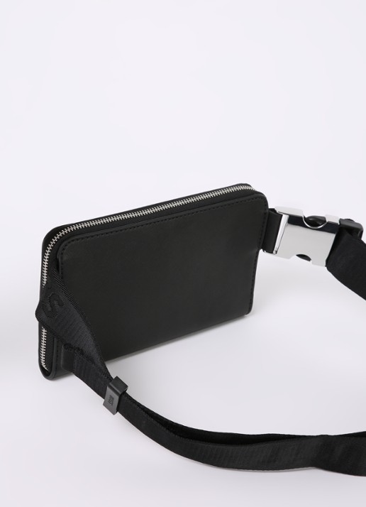 BOSS Zair crossbodytas van leer met logo - achterkant zwart