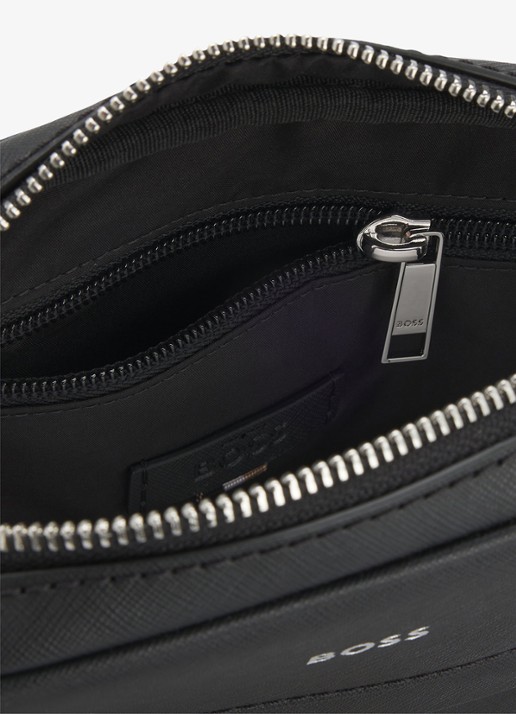BOSS Zair crossbodytas van leer - detail 4 zwart