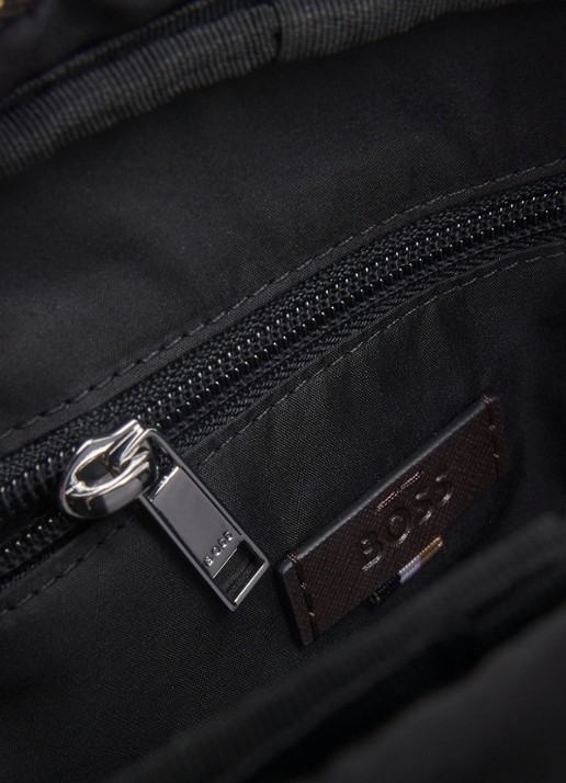 BOSS Zair crossbodytas van leer - detail donkerbruin