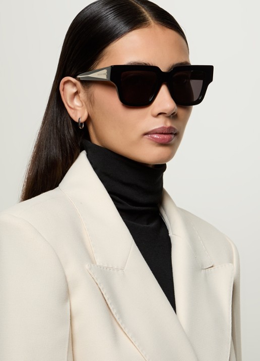 Bottega Veneta Wayfarer zonnebril BV1276S - voorkant 2 zwart