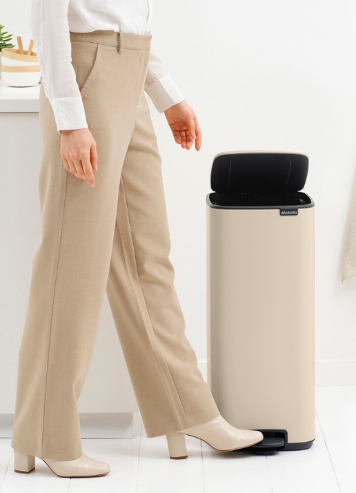 Brabantia Bo pedaalemmer 30 liter - detail 6 beige