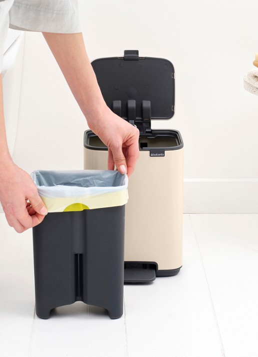 Brabantia Bo pedaalemmer 4 liter  - detail 3 beige