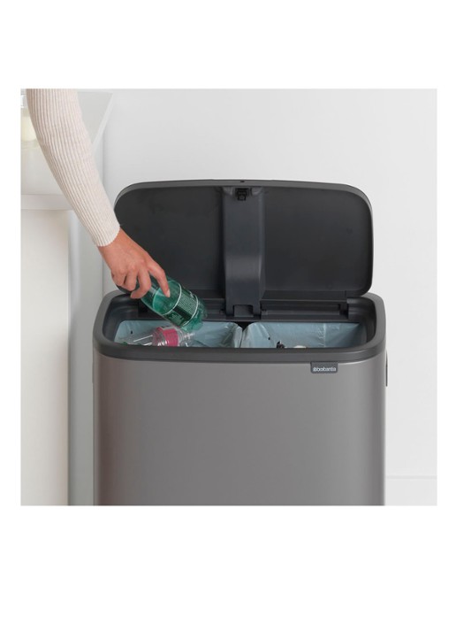 Brabantia Bo Touch Bin  duo prullenbak met deksel  2 x 30 liter - detail 4 donkergrijs