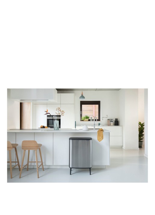 Brabantia Bo Touch Bin Hi prullenbak met deksel op pootjes 60 liter - voorkant 7 zilver