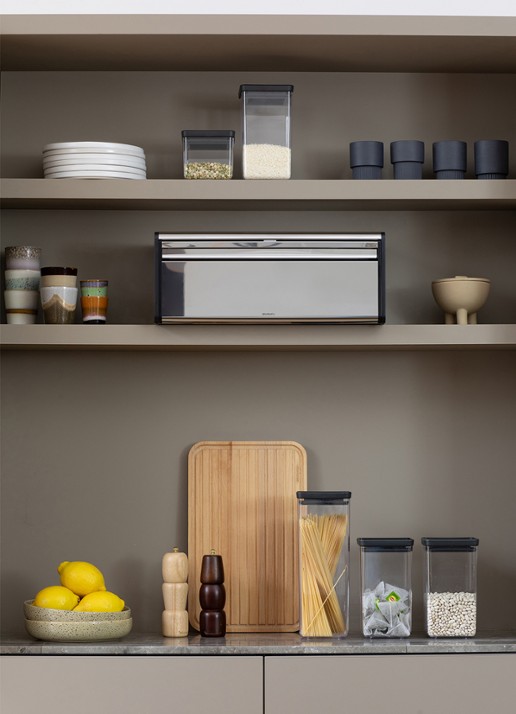 Brabantia Bo Touch Bin prullenbak met deksel 60 liter - voorkant 6 metallic