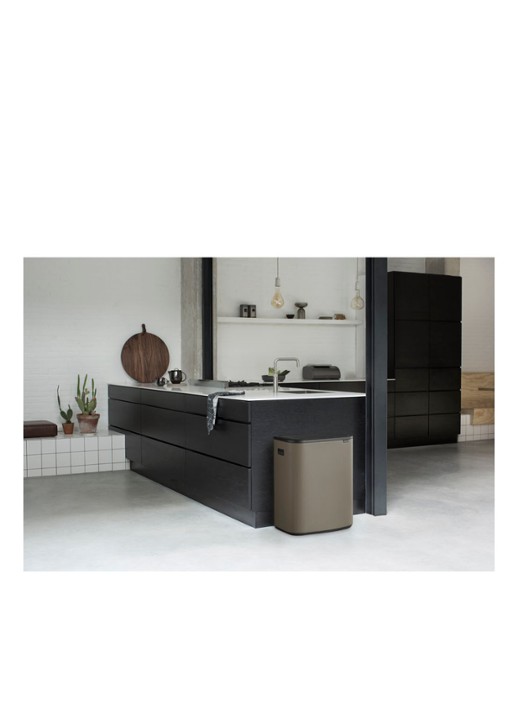 Brabantia Bo Touch Bin prullenbak met deksel 60 liter - detail 7 donkergrijs