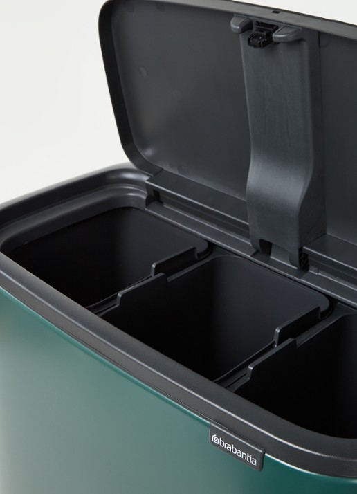 Brabantia Bo Touch Bin  prullenbak met deksel op pootjes 3 x 11 liter - detail groen