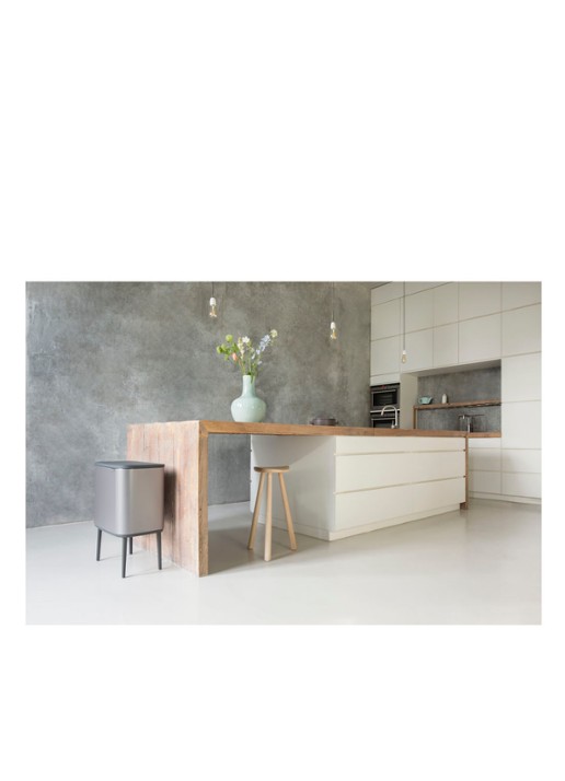 Brabantia Bo Touch Bin prullenbak met deksel op pootjes 36 liter - detail 6 middengrijs