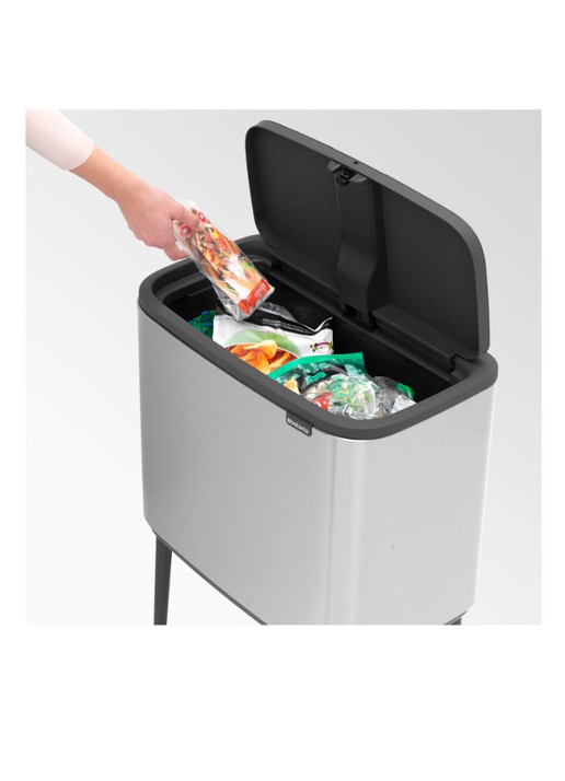 Brabantia Bo Touch Bin prullenbak met deksel op pootjes 36 liter - detail 4 zilver