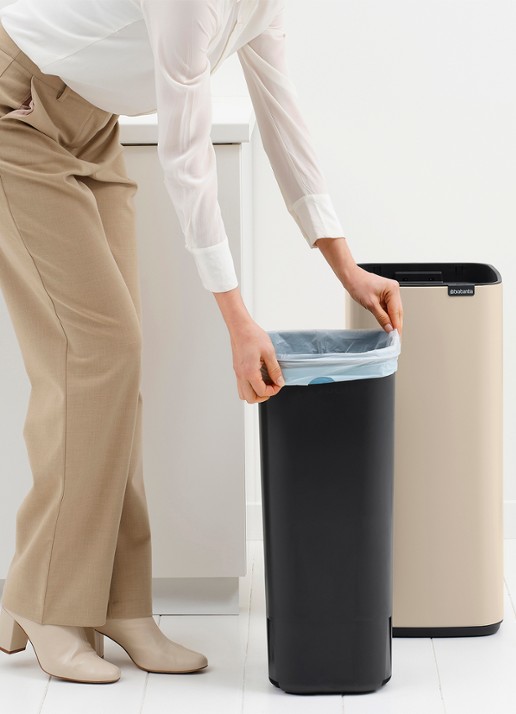 Brabantia Bo touch prullenbak 30 liter - detail 5 beige