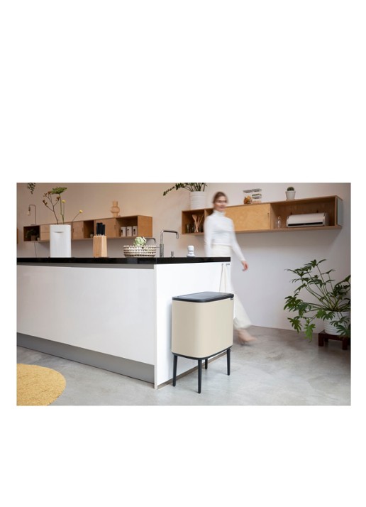 Brabantia Bo Touch prullenbak 33 liter - detail donkerbeige