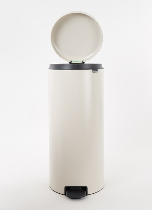 Brabantia NewIcon pedaalemmer 30 liter - detail 3 beige