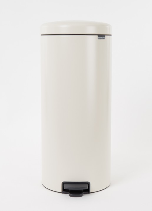 Brabantia NewIcon pedaalemmer 30 liter - voorkant 2 beige