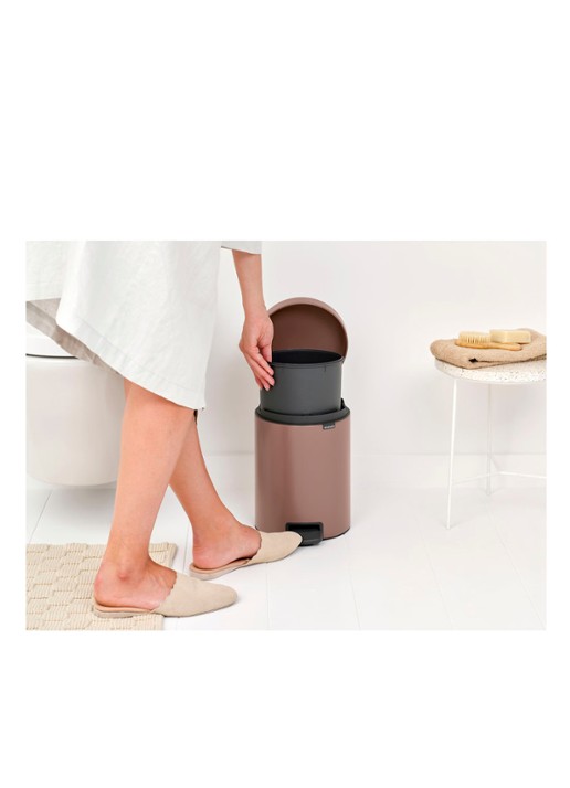 Brabantia NewIcon pedaalemmer 5 liter - detail 6 taupe