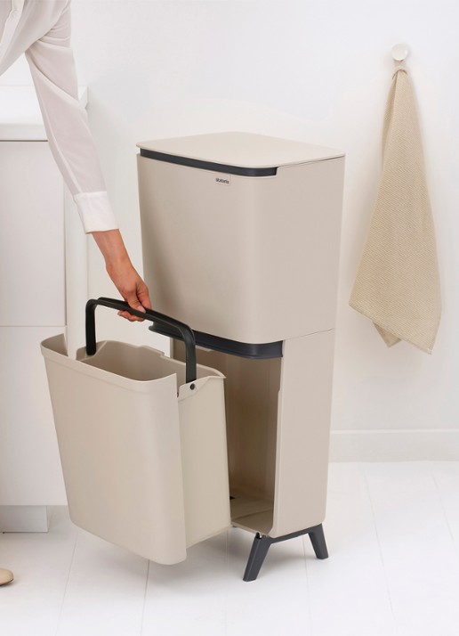 Brabantia SortUp prullenbak met deksel 45 liter - detail 3 beige