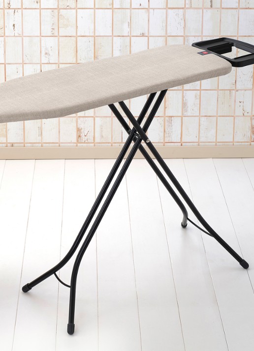 Brabantia Strijkplank B met Strijkijzerhouder 124 x 38 cm  - detail 2 jeans