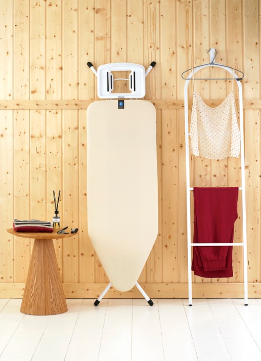 Brabantia Strijkplank C met solide strijkijzerhouder 124 x 45 cm - detail gebroken wit
