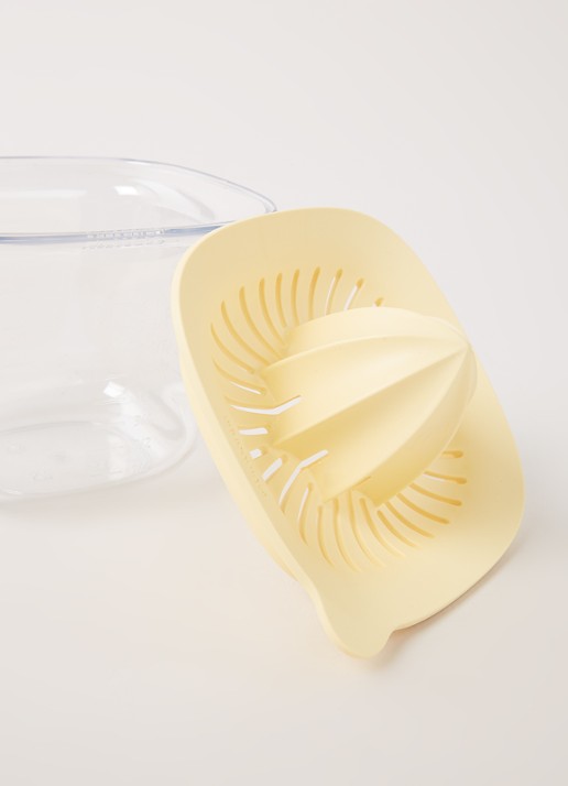 Brabantia TASTY+ citruspers met maatbeker 0,5 liter - detail lichtgeel