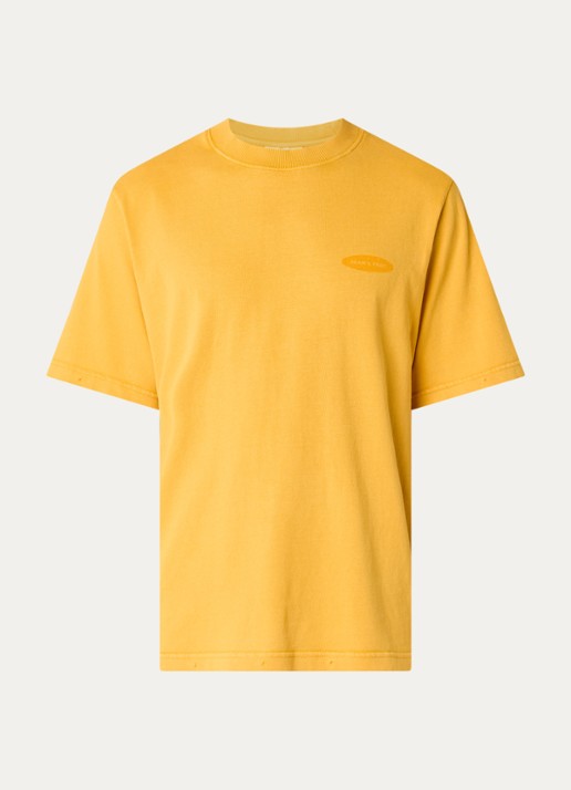 Bram's Fruit F*ck Off T-shirt met logo- en backprint - voorkant 2 mosterd