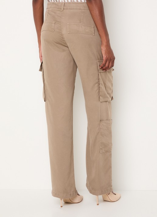 BRAX Maine high waist straight leg cargobroek  met opgestikte zakken  - achterkant 3 taupe