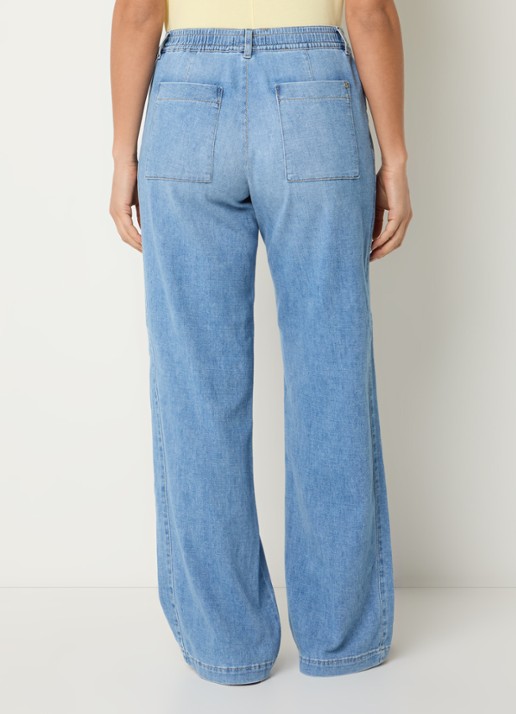 BRAX Maine mid waist loose fit jeans met elastische band - achterkant lichtblauw