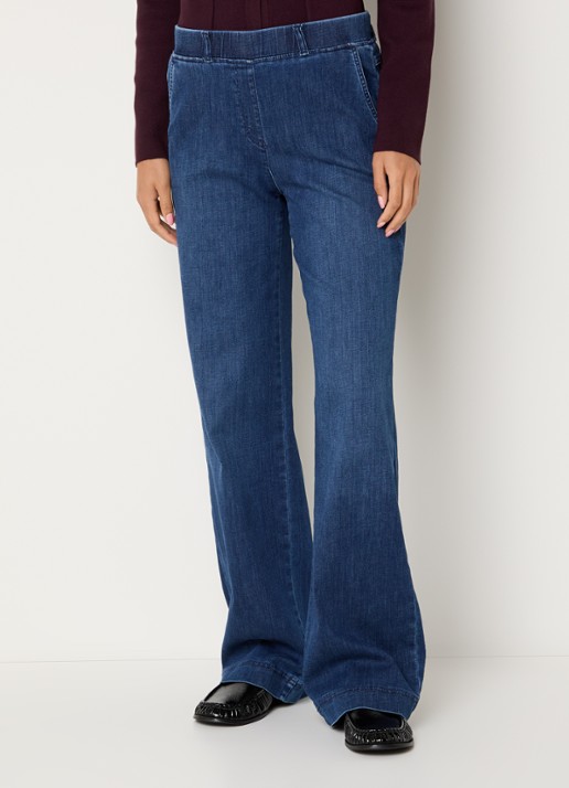BRAX Pam mid waist loose fit jeans met donkere wassing - detail 3 indigo