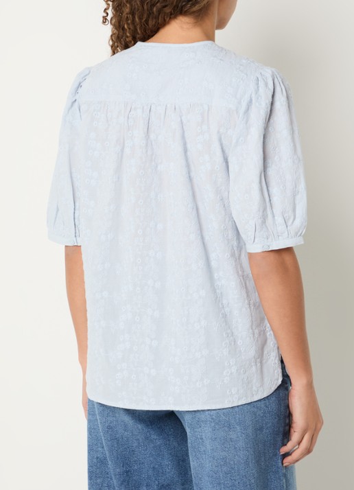 BRAX Vea blouse met broderie en ballonmouw - achterkant lichtblauw