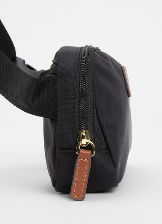 Bric's X-Collection heuptas met logo - detail 2 zwart