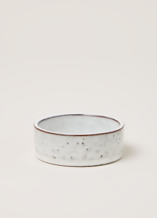 Broste Copenhagen Nordic Sand dipschaal 8 cm - voorkant 2 lichtgrijs