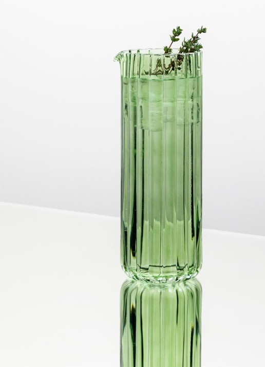 Brût Homeware Gaia waterkaraf 1,2 liter - voorkant 3 groen
