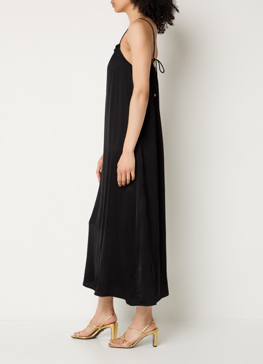 Bruuns Bazaar Tora midi jurk met steekzakken - voorkant 3 zwart