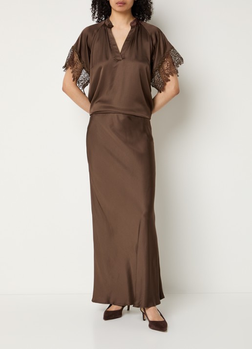 Bruuns Bazaar Winy tuniek met broderie en V-hals - voorkant 2 donkerbruin