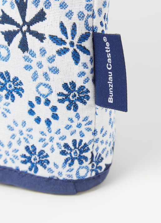 Bunzlau Castle Indigo Lace theemuts - detail jeans