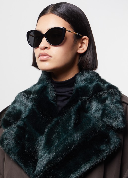 Burberry Cat Eye zonnebril BE4407 - voorkant 2 zwart