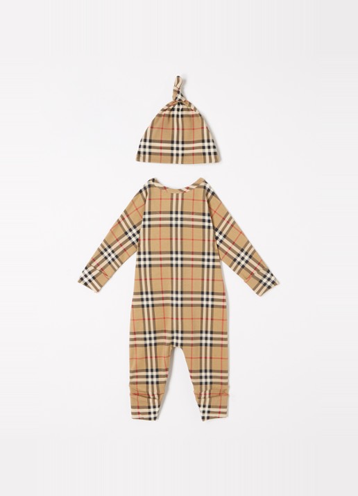 Burberry Claude babypak en muts met ruitdessin in giftbox 2-delig - voorkant 2 beige