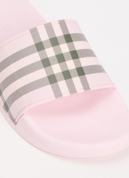 Burberry Furley slipper met ruit dessin - detail 4 lichtroze