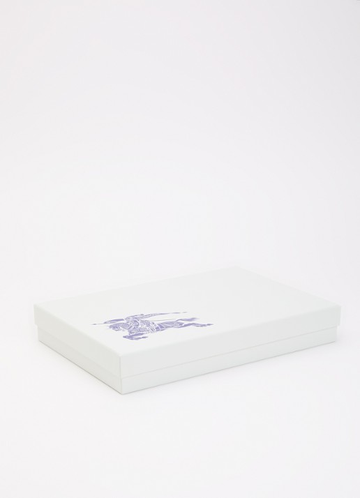 Burberry Hamilton set van babypak met muts en slab in giftbox 3-delig - detail 3 wit