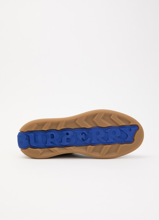 Burberry New Terrace sneaker van kalfsleer met kalfssuède details - detail 4 grijs