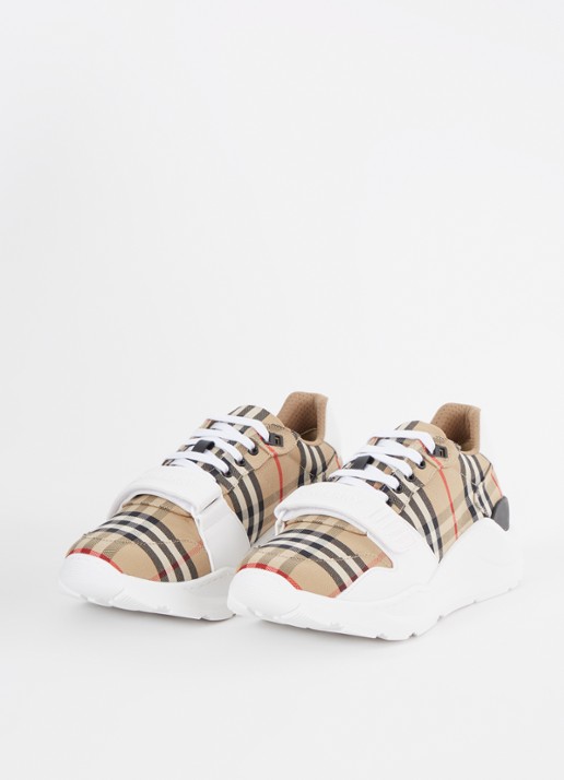 Burberry Regis sneaker met kalfsleren details - detail 4 beige