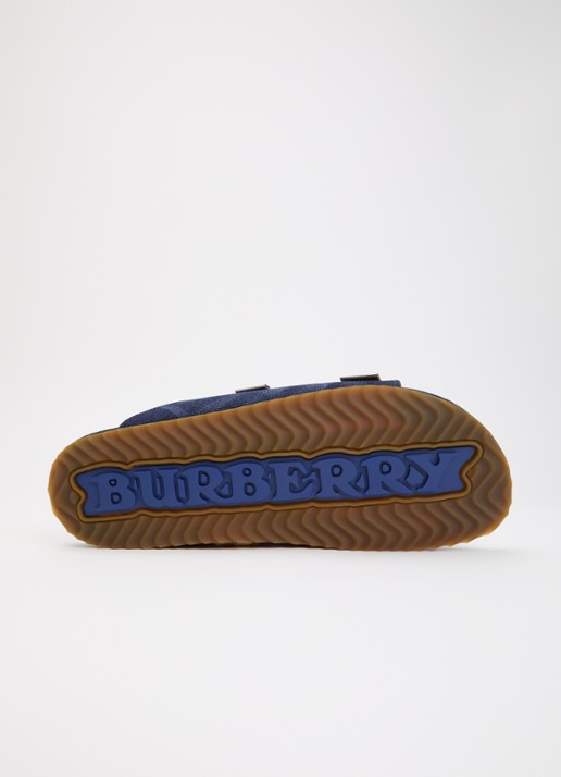 Burberry Urchin sandaal met ruitdessin - detail 4 royalblauw