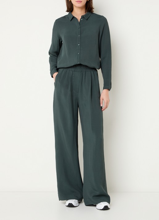 by-bar Benji high waist loose fit pantalon van satijn met steekzakken - voorkant 3 groen