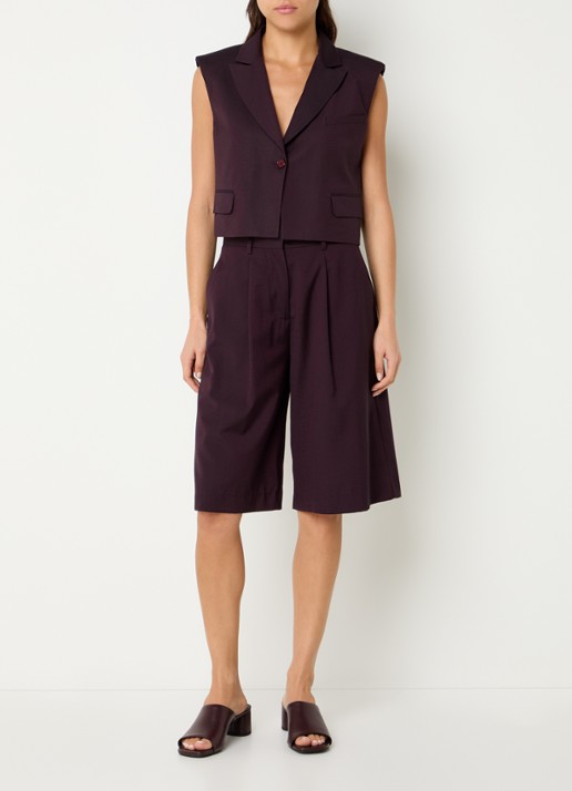 by-bar Bobi cropped gilet met borst- en klepzakken - voorkant 3 bordeauxrood