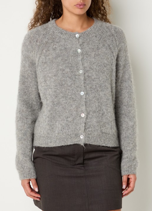 by-bar Falon grofgebreid vest in alpaca wolblend - detail grijsmele