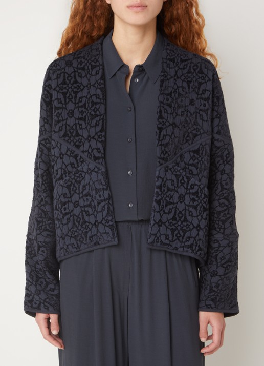 by-bar Flora fijngebreid openvallend vest met borduring - detail 3 donkerblauw