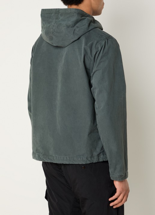 C.P. Company Jack met capuchon en steekzakken - achterkant olijfgroen