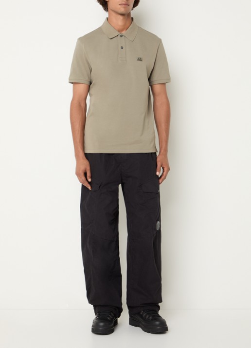 C.P. Company Regular fit polo met logo - voorkant 3 taupe