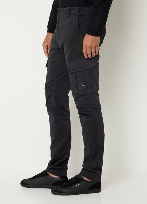 C.P. Company Tapered fit cargobroek met logo - detail 5 antraciet